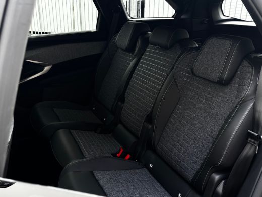 Peugeot 5008 Allure | 360&deg; Vision & Drive Assist Pack | 3de rij: neerklapbare zittingen met Easy access naar d... ActivLease financial lease