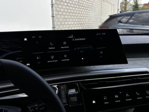 Peugeot 5008 Allure | 360&deg; Vision & Drive Assist Pack | 3de rij: neerklapbare zittingen met Easy access naar d... ActivLease financial lease