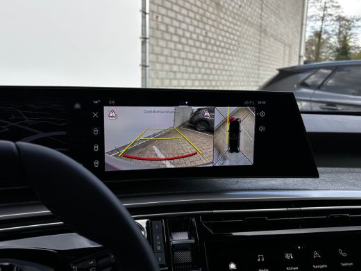 Peugeot 5008 Allure | 360&deg; Vision & Drive Assist Pack | 3de rij: neerklapbare zittingen met Easy access naar d... ActivLease financial lease