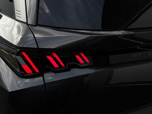 Peugeot 5008 Allure | 360&deg; Vision & Drive Assist Pack | 3de rij: neerklapbare zittingen met Easy access naar d... ActivLease financial lease