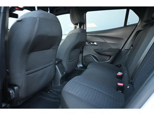 Peugeot e-2008 EV Active Pack 50 kWh 3 Fase 96,6%SOH! | Stoelverwarming | Achteruitrijcamera | Dealeronderhouden... ActivLease financial lease