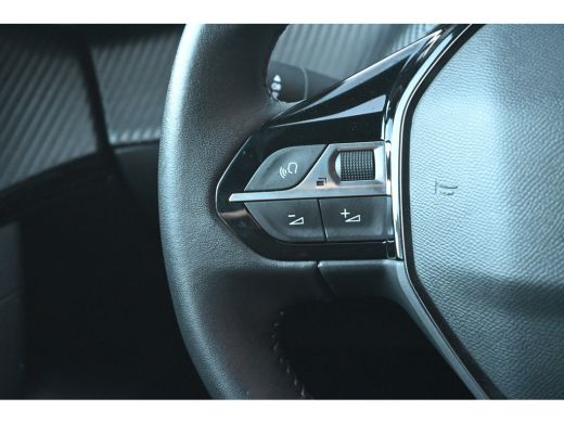 Peugeot e-2008 EV Active Pack 50 kWh 3 Fase 96,6%SOH! | Stoelverwarming | Achteruitrijcamera | Dealeronderhouden... ActivLease financial lease