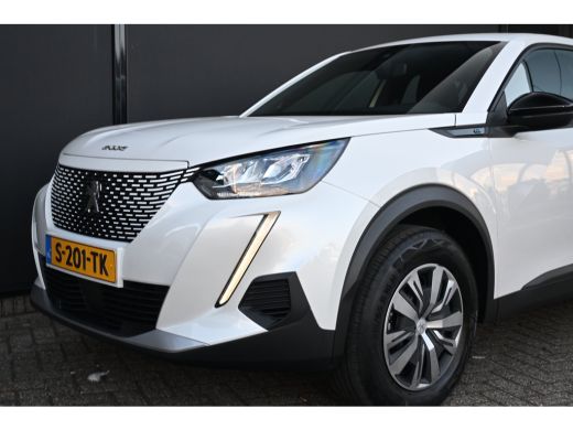 Peugeot e-2008 EV Active Pack 50 kWh 3 Fase 96,6%SOH! | Stoelverwarming | Achteruitrijcamera | Dealeronderhouden... ActivLease financial lease