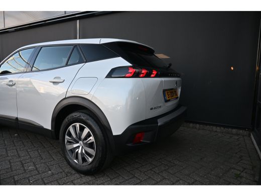Peugeot e-2008 EV Active Pack 50 kWh 3 Fase 96,6%SOH! | Stoelverwarming | Achteruitrijcamera | Dealeronderhouden... ActivLease financial lease