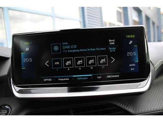 Peugeot e-2008 EV GT 50 kWh | Achterbank in delen neerklapbaar | Achteruitrijcamera | Afwijkende dakkleur ActivLease financial lease