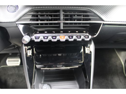 Peugeot e-2008 EV GT 50 kWh | Achterbank in delen neerklapbaar | Achteruitrijcamera | Afwijkende dakkleur ActivLease financial lease