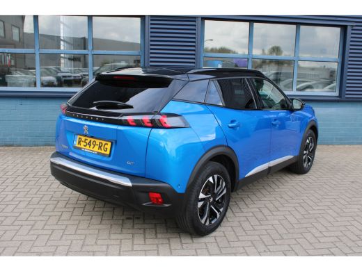 Peugeot e-2008 EV GT 50 kWh | Achterbank in delen neerklapbaar | Achteruitrijcamera | Afwijkende dakkleur ActivLease financial lease