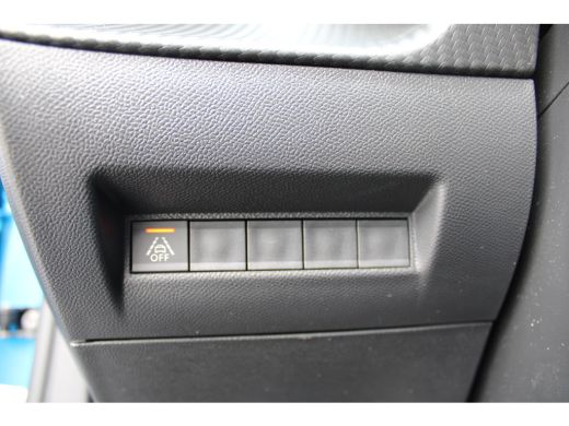 Peugeot e-2008 EV GT 50 kWh | Achterbank in delen neerklapbaar | Achteruitrijcamera | Afwijkende dakkleur ActivLease financial lease