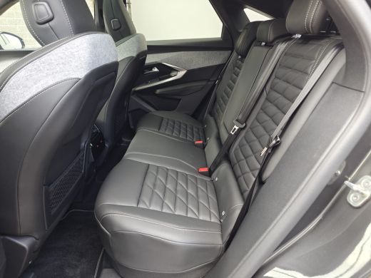 Peugeot e-3008 Launch Edition 325 Dual Motor 73 kWh | Achterstoelen verwarmd | Achteruitrijcamera | Apple Carpla... ActivLease financial lease