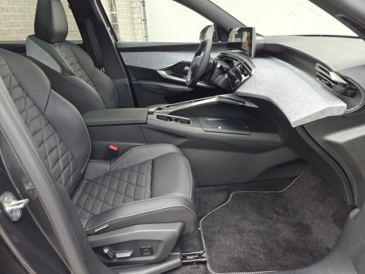 Peugeot e-3008 Launch Edition 325 Dual Motor 73 kWh | Achterstoelen verwarmd | Achteruitrijcamera | Apple Carpla... ActivLease financial lease