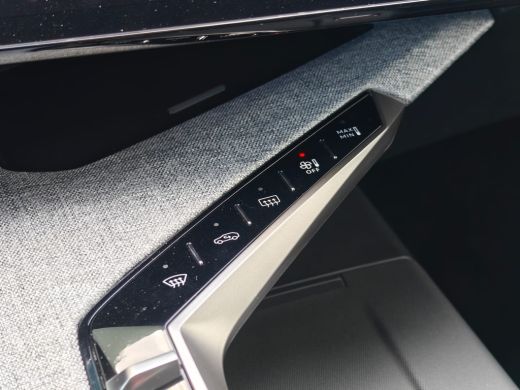 Peugeot e-3008 Launch Edition 325 Dual Motor 73 kWh | Achterstoelen verwarmd | Achteruitrijcamera | Apple Carpla... ActivLease financial lease