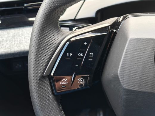 Peugeot e-3008 Launch Edition 325 Dual Motor 73 kWh | Achterstoelen verwarmd | Achteruitrijcamera | Apple Carpla... ActivLease financial lease