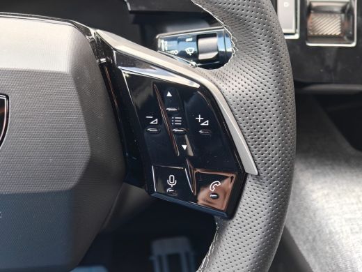 Peugeot e-3008 Launch Edition 325 Dual Motor 73 kWh | Achterstoelen verwarmd | Achteruitrijcamera | Apple Carpla... ActivLease financial lease