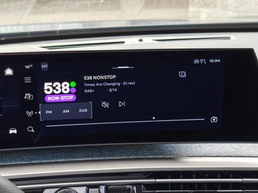 Peugeot e-3008 Launch Edition 325 Dual Motor 73 kWh | Achterstoelen verwarmd | Achteruitrijcamera | Apple Carpla... ActivLease financial lease