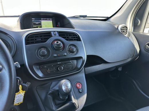 Renault Kangoo 1.5 DCi / L1H1 / ** 25.144 KM ** / 1e EIG. / TREKHAAK / ALUCA INRICHTING / NAVI / CRUISE / AIRCO ActivLease financial lease