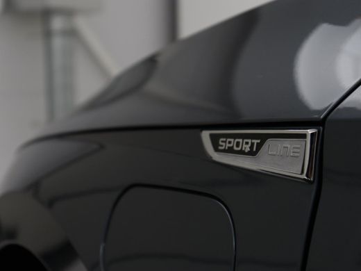 Skoda Octavia 1.4 TSI iV PHEV Sportline Business | SOH 96% | Trekhaak | Stoelverwarming | Camera | Carplay | Na... ActivLease financial lease