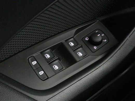 Skoda Octavia 1.4 TSI iV PHEV Sportline Business | SOH 96% | Trekhaak | Stoelverwarming | Camera | Carplay | Na... ActivLease financial lease