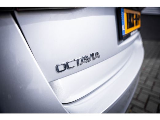 Skoda Octavia Combi 1.5 TSI MHEV Business Edition | Achteruitrijcamera | Lichtmetalen velgen meer-spaaks 17" | ... ActivLease financial lease