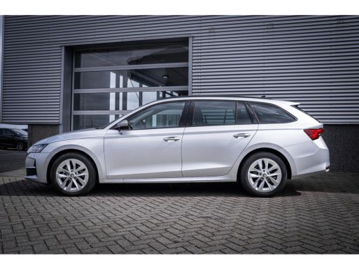 Skoda Octavia Combi 1.5 TSI MHEV Business Edition | Achteruitrijcamera | Lichtmetalen velgen meer-spaaks 17" | ... ActivLease financial lease