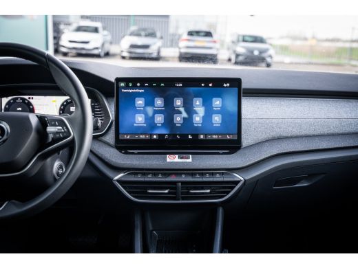 Skoda Octavia Combi 1.5 TSI MHEV Business Edition | Achteruitrijcamera | Lichtmetalen velgen meer-spaaks 17" | ... ActivLease financial lease