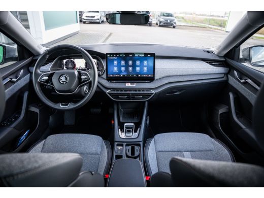 Skoda Octavia Combi 1.5 TSI MHEV Business Edition | Achteruitrijcamera | Lichtmetalen velgen meer-spaaks 17" | ... ActivLease financial lease