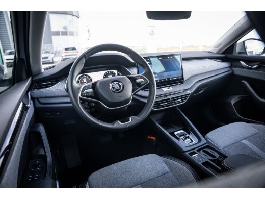 Skoda Octavia Combi 1.5 TSI MHEV Business Edition | Achteruitrijcamera | Lichtmetalen velgen meer-spaaks 17" | ... ActivLease financial lease