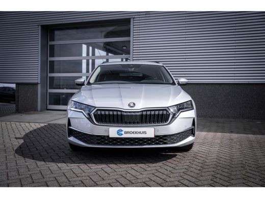 Skoda Octavia Combi 1.5 TSI MHEV Business Edition | Achteruitrijcamera | Lichtmetalen velgen meer-spaaks 17" | ... ActivLease financial lease