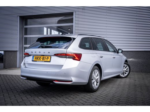 Skoda Octavia Combi 1.5 TSI MHEV Business Edition | Achteruitrijcamera | Lichtmetalen velgen meer-spaaks 17" | ... ActivLease financial lease