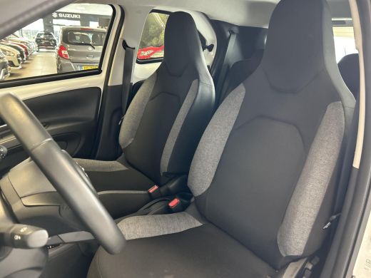 Toyota Aygo 1.0 VVT-i S-CVT Play ActivLease financial lease