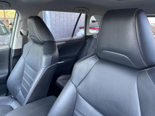 Toyota RAV4 2.5 Hybrid Style ActivLease financial lease