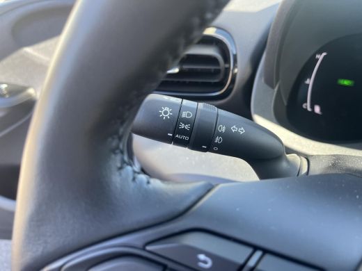 Toyota Yaris 1.5 Hybrid 115 Dynamic | Apple CarPlay/Android auto | Achteruitrijcamera | Stuur en stoelverwarming ActivLease financial lease
