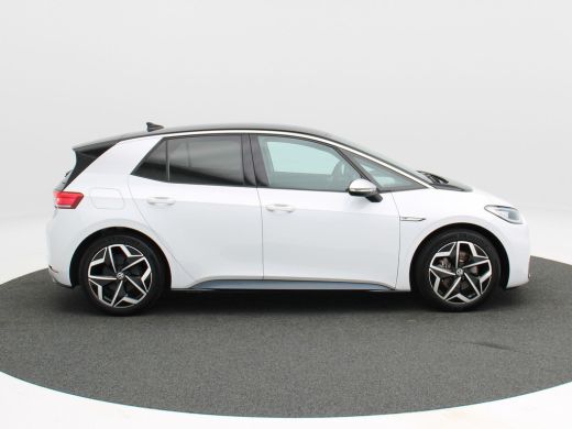 Volkswagen ID.3 First Plus 58 kWh 204 Pk Automaat | Full LED | Camera | Stoelverwarming | CarPlay | Climatronic |... ActivLease financial lease