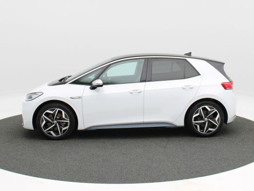 Volkswagen ID.3 First Plus 58 kWh 204 Pk Automaat | Full LED | Camera | Stoelverwarming | CarPlay | Climatronic |... ActivLease financial lease