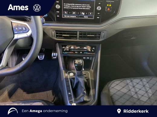 Volkswagen Taigo R-Line Edition 1.0 TSI 116 PK | Stoelverwarming | Camera | Sensoren voor en achter | ActivLease financial lease