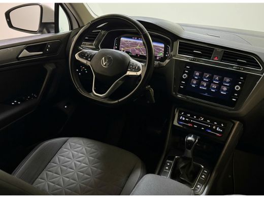 Volkswagen Tiguan E-Hybrid 245PK DSG LIFE NAVI/VIRTUAL/TREKHAAK ActivLease financial lease