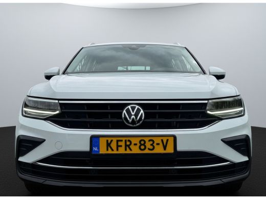 Volkswagen Tiguan E-Hybrid 245PK DSG LIFE NAVI/VIRTUAL/TREKHAAK ActivLease financial lease