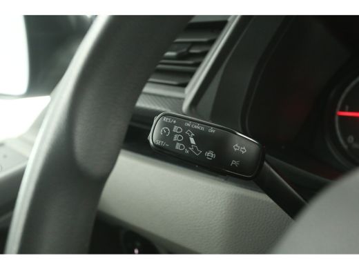 Volkswagen Transporter 2.0 TDI L2H1 | Airco | Cruise | Carplay | Parkeersensoren | Navi ActivLease financial lease