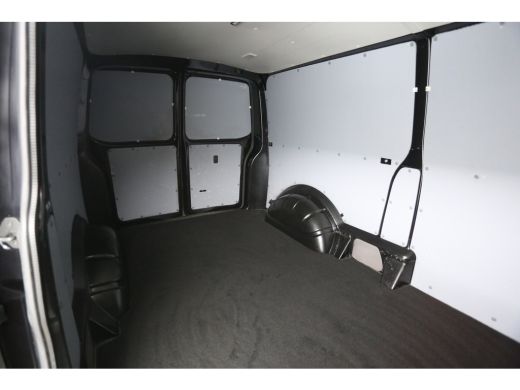 Volkswagen Transporter 2.0 TDI L2H1 | Airco | Cruise | Carplay | Parkeersensoren | Navi ActivLease financial lease