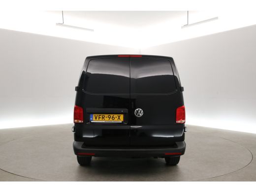 Volkswagen Transporter 2.0 TDI L2H1 | Airco | Cruise | Carplay | Parkeersensoren | Navi ActivLease financial lease