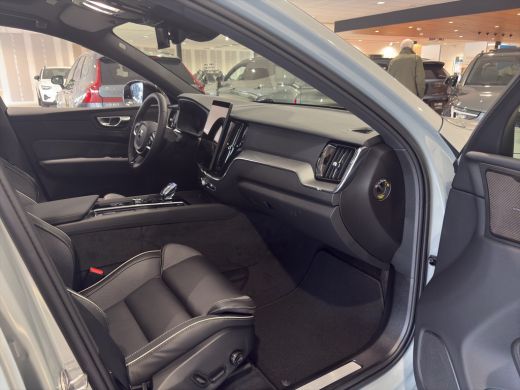 Volvo  XC60 T6 Plus Black Edition | Panoramadak | Harman/Kardon | Head-Up Display | Memory | ActivLease financial lease