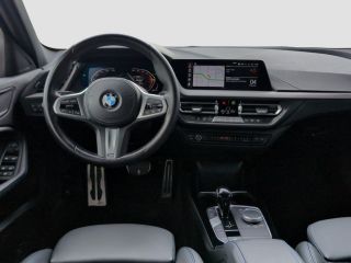 BMW 1 Serie 118i M-Sport | 17 inch | Virtual Cockpit | LED | Navigatie | Cruise Control | Airco (automatisch)...