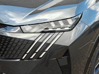 Peugeot e-3008 Launch Edition 325 Dual Motor 73 kWh | Achterstoelen verwarmd | Achteruitrijcamera | Apple Carpla...