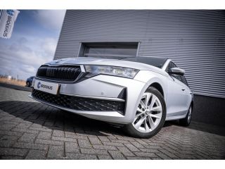 Skoda Octavia Combi 1.5 TSI MHEV Business Edition | Achteruitrijcamera | Lichtmetalen velgen meer-spaaks 17" | ...