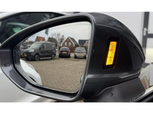 Audi A6 Avant 55 TFSI quattro S edition / BTW / PANO / FULL LED / S- LINE / CAMERA / ActivLease financial lease
