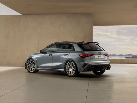 Audi RS3 competition limited | Comfortsleutel | Elektrische achterklep | Glazen panoramadak ActivLease financial lease