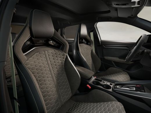 Audi RS3 competition limited | Comfortsleutel | Elektrische achterklep | Glazen panoramadak ActivLease financial lease