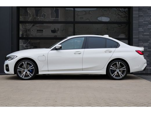 BMW 3 Serie 330e Business Edition Plus | BTW | NAP | M-SPORT | LASER | KEYLESS | 360 | LEDER | DEALER ONDH | ActivLease financial lease