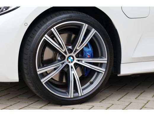BMW 3 Serie 330e Business Edition Plus | BTW | NAP | M-SPORT | LASER | KEYLESS | 360 | LEDER | DEALER ONDH | ActivLease financial lease