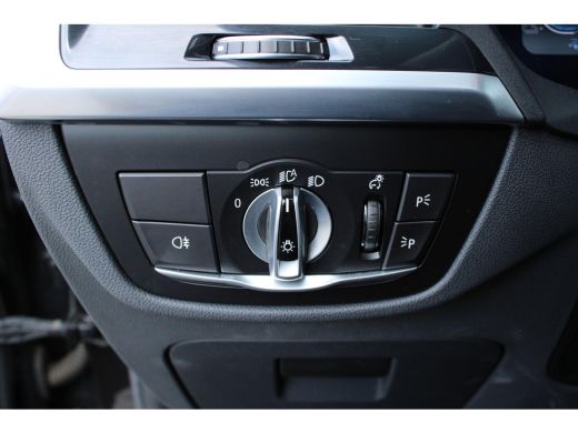 BMW iX3 Executive 80 kWh NL-AUTO SHADOW LINE | PANODAK | LEDER ActivLease financial lease