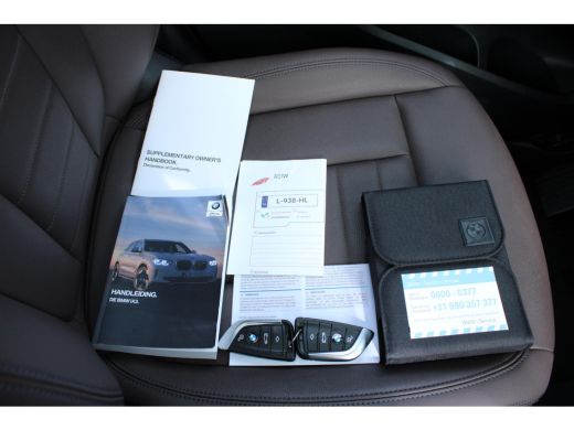 BMW iX3 Executive 80 kWh NL-AUTO SHADOW LINE | PANODAK | LEDER ActivLease financial lease